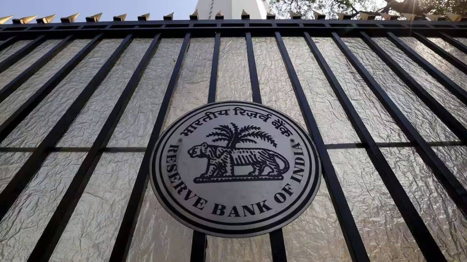 RBI penalises Gujarat’s 16 co-op banks for non-compliance | Pune News
