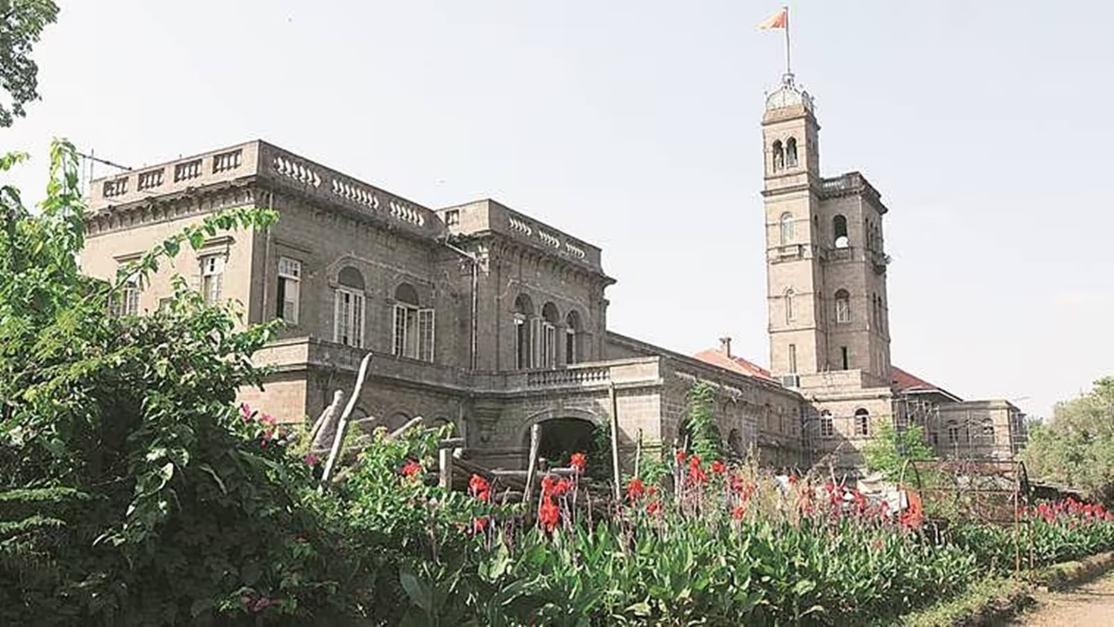 SPPU canteens to get overhaul after students find insects in food | Pune News