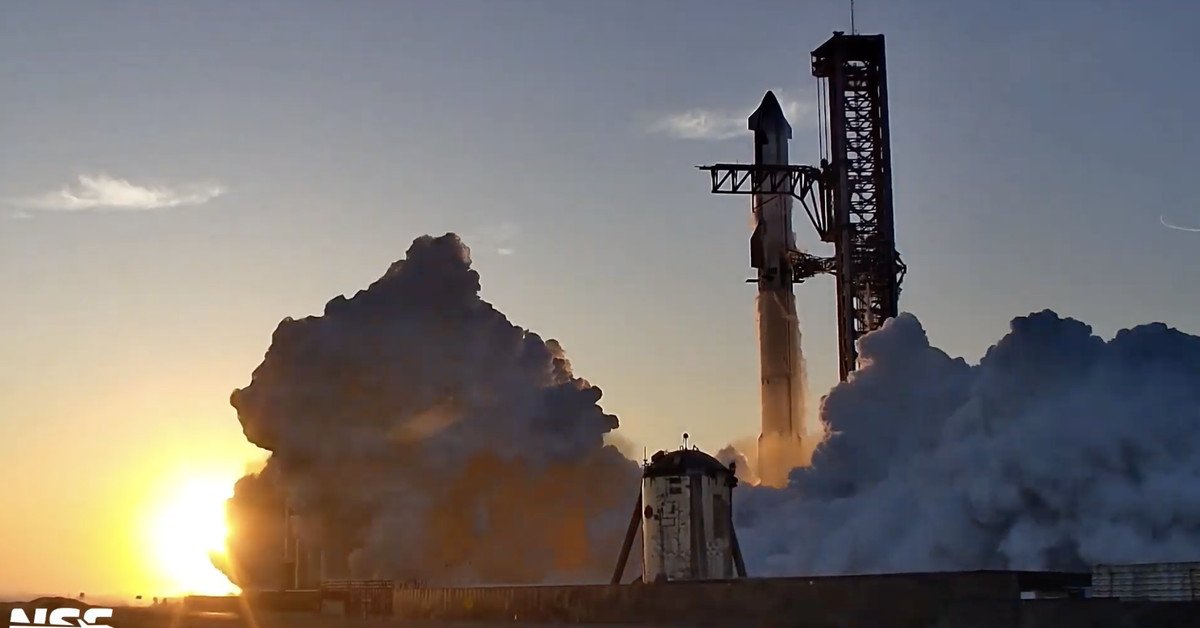 SpaceX’s second Starship flight test ends in an explosion minutes after launch