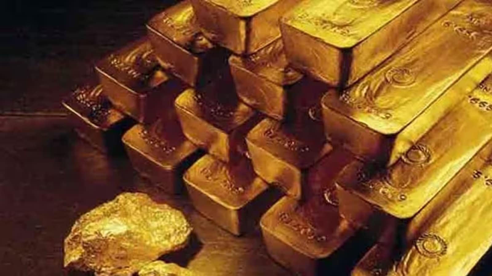 Gold Silver Rates Today: Gold firm as US Fed keeps rates unchanged; silver jumps Rs 700/kg | Business News