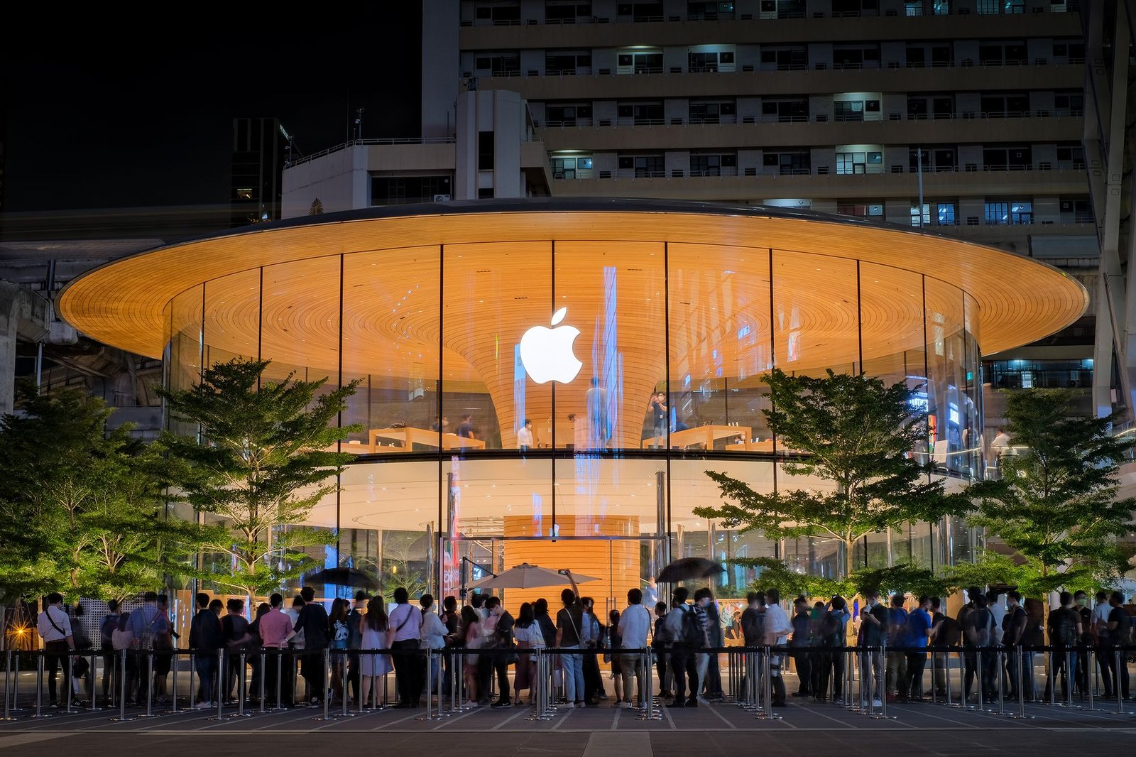 Apple names Kevan Parekh as new CFO