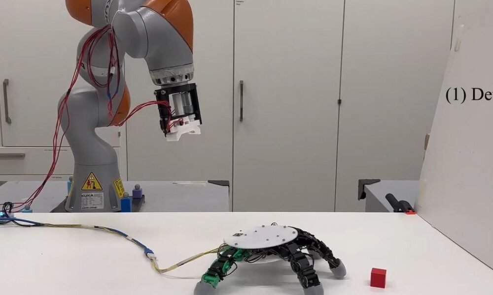 This robot arm can detach its hand to grab things